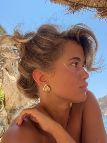 Seashell Gold Stud Earrings