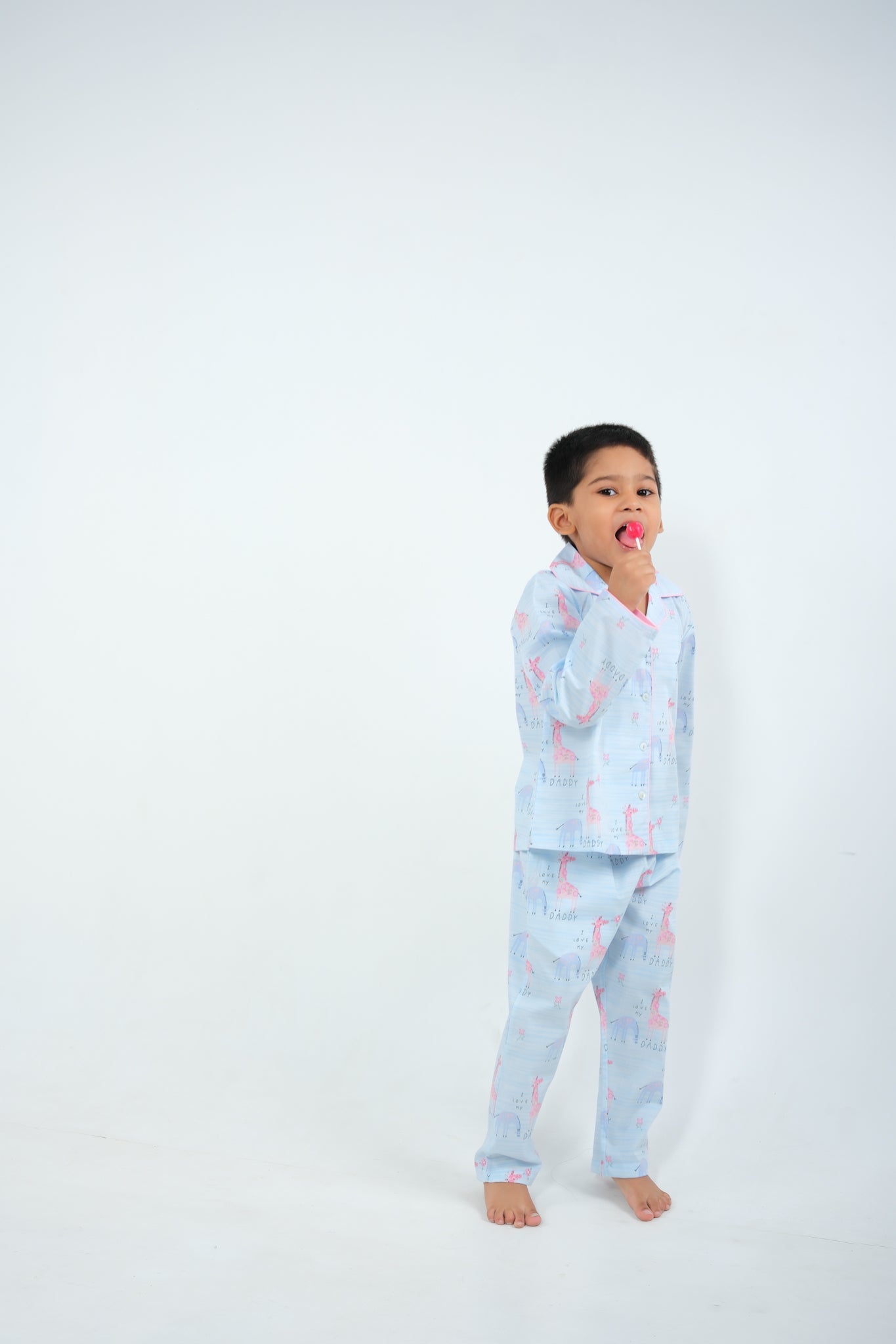 Giraffe Parade – Unisex Cotton Night Suit
