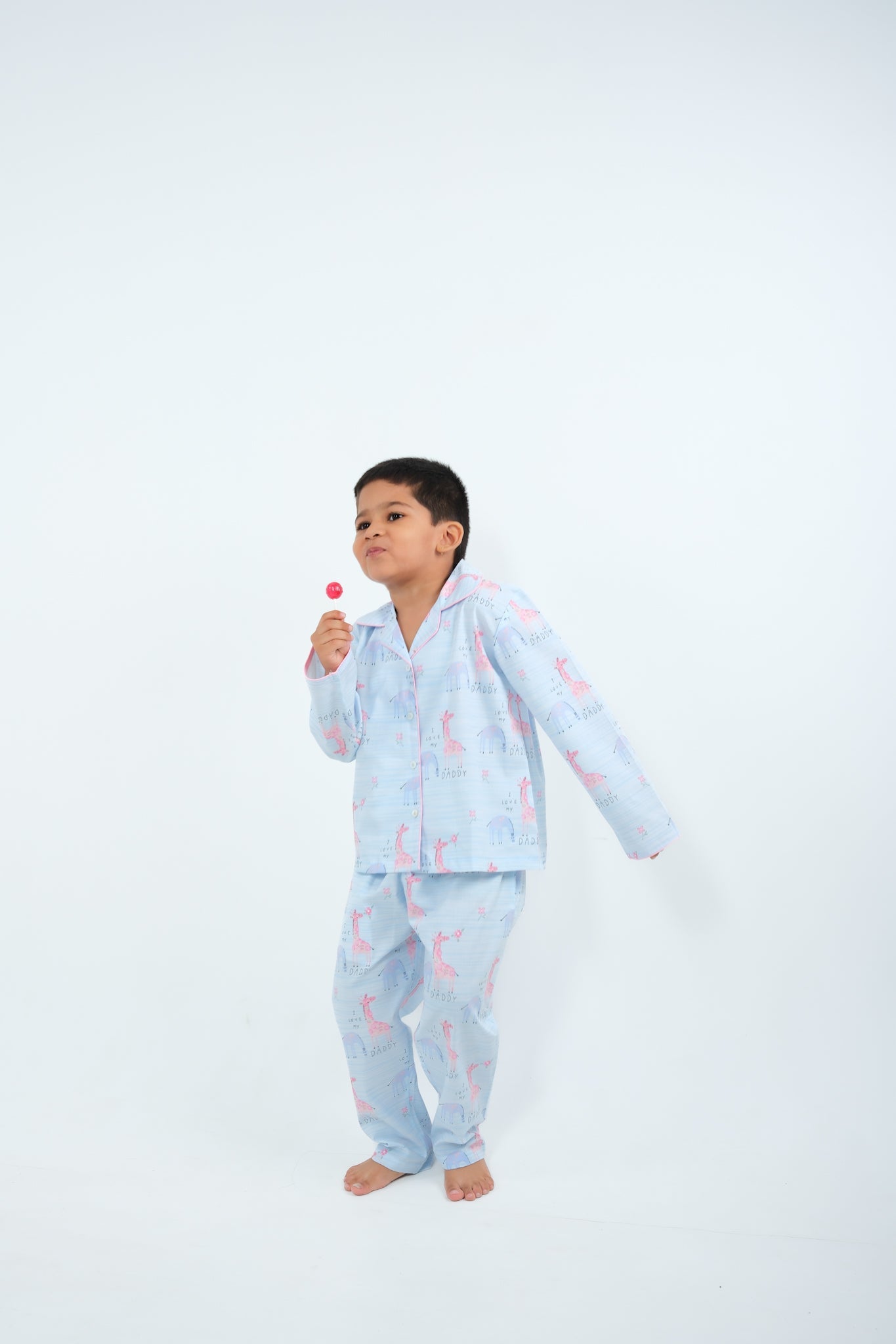 Giraffe Parade – Unisex Cotton Night Suit