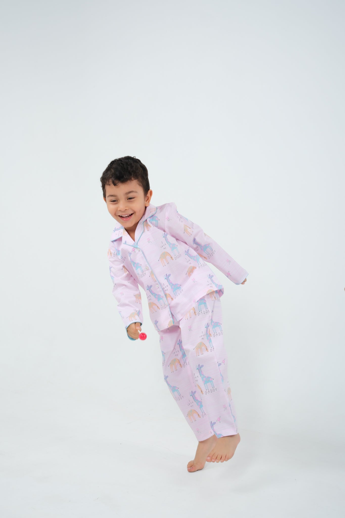 Giraffe Parade – Unisex Cotton Night Suit