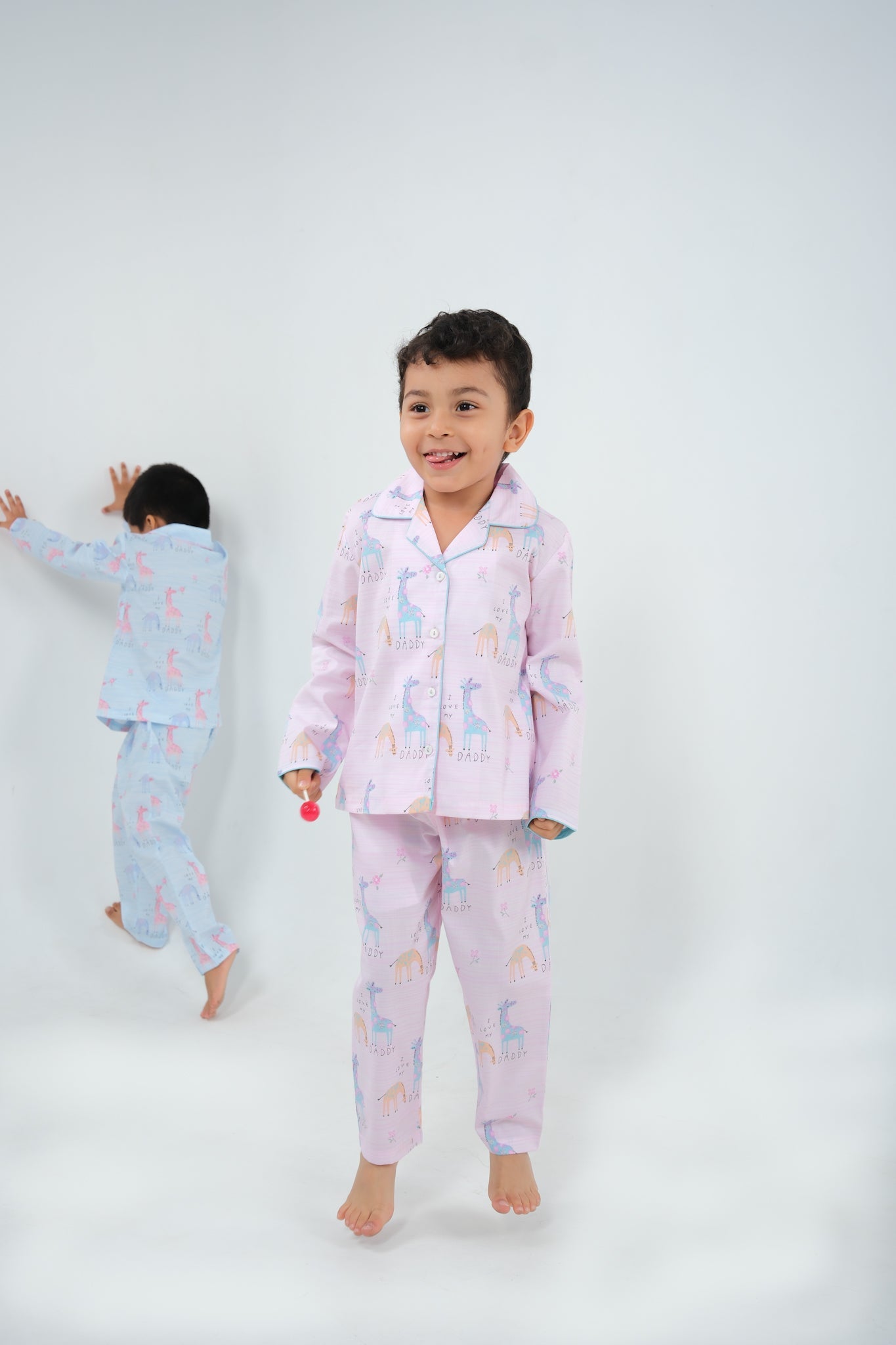 Giraffe Parade – Unisex Cotton Night Suit