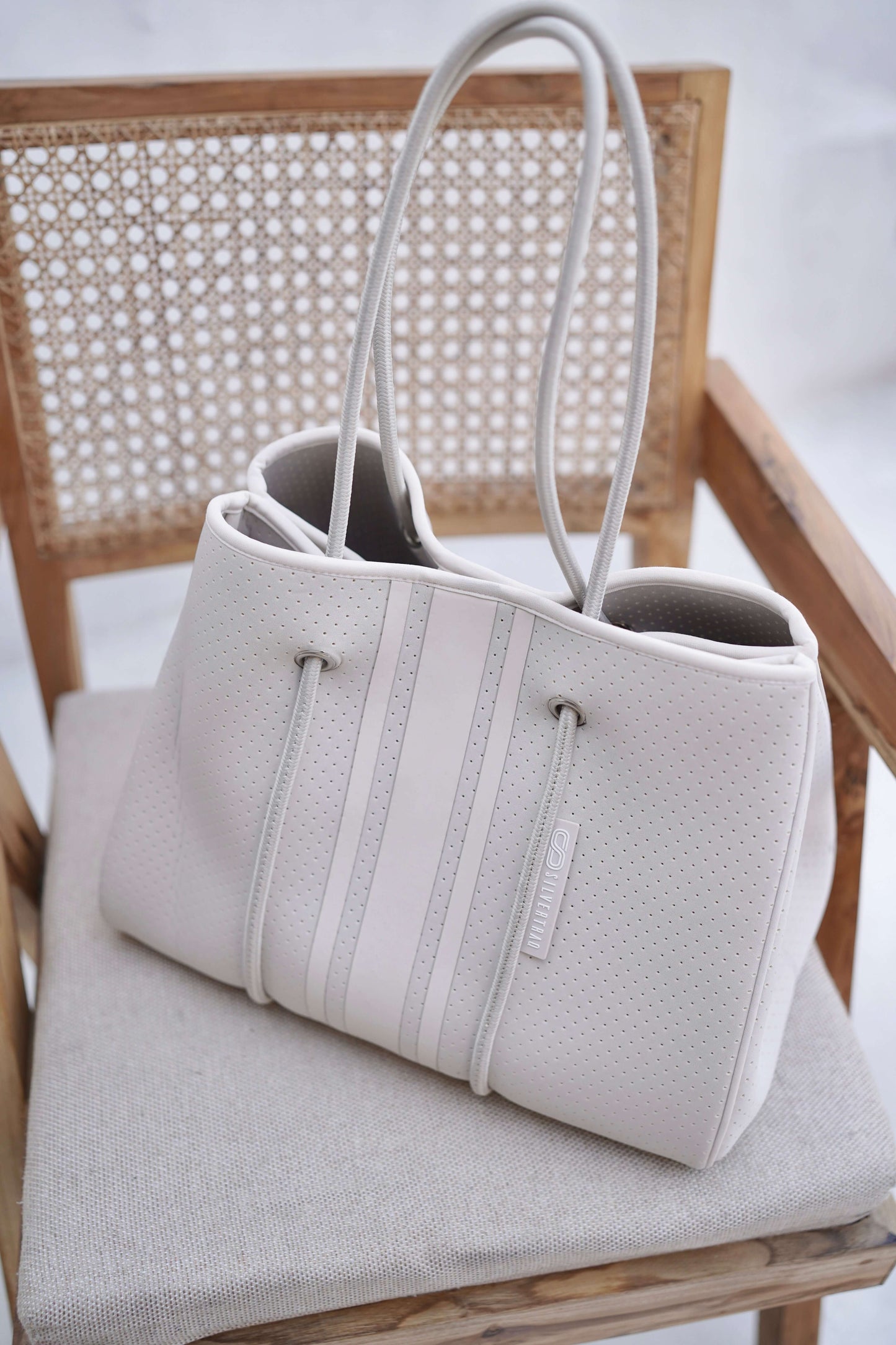 The Traq Tote Beige