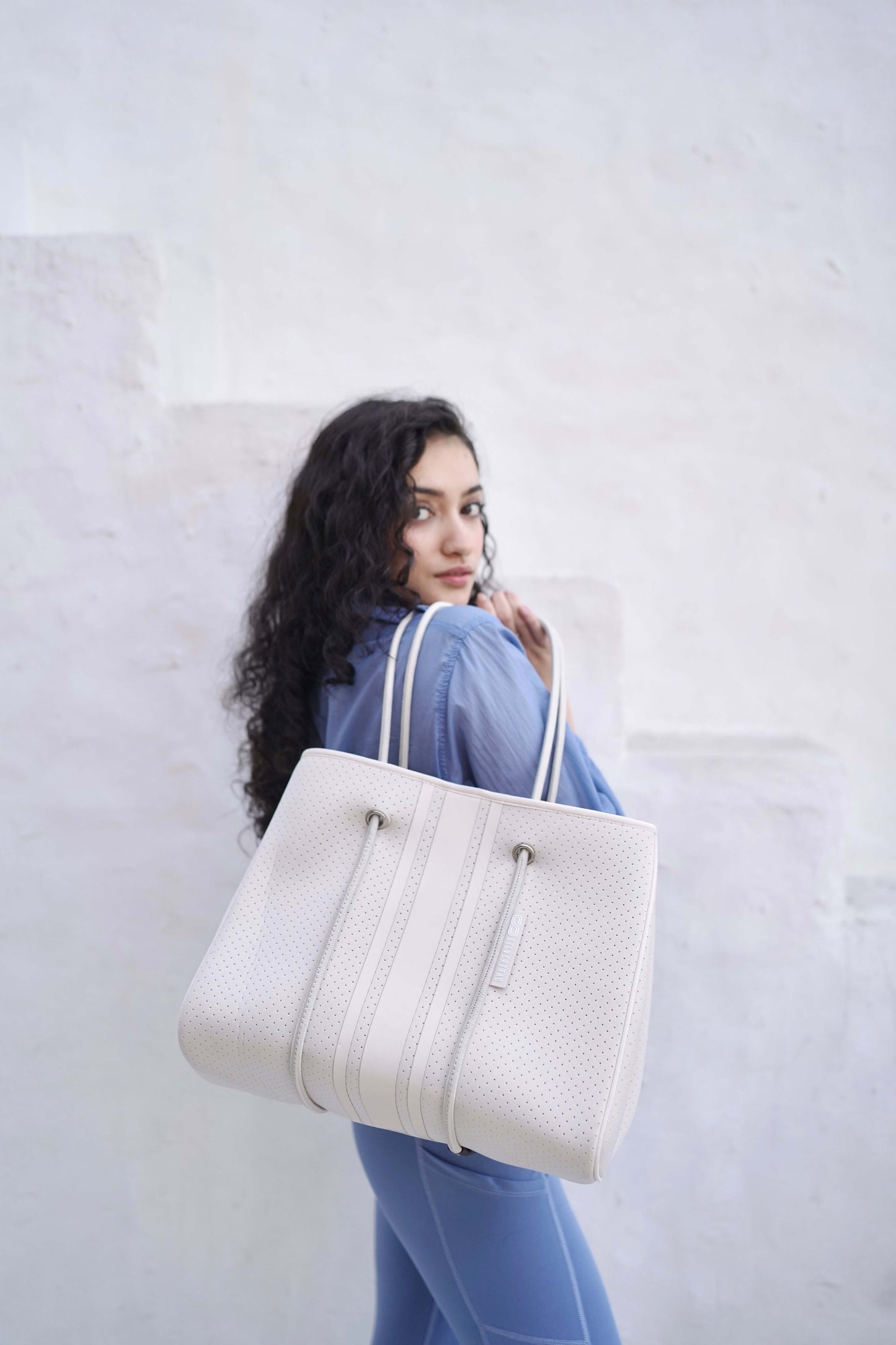 The Traq Tote Beige