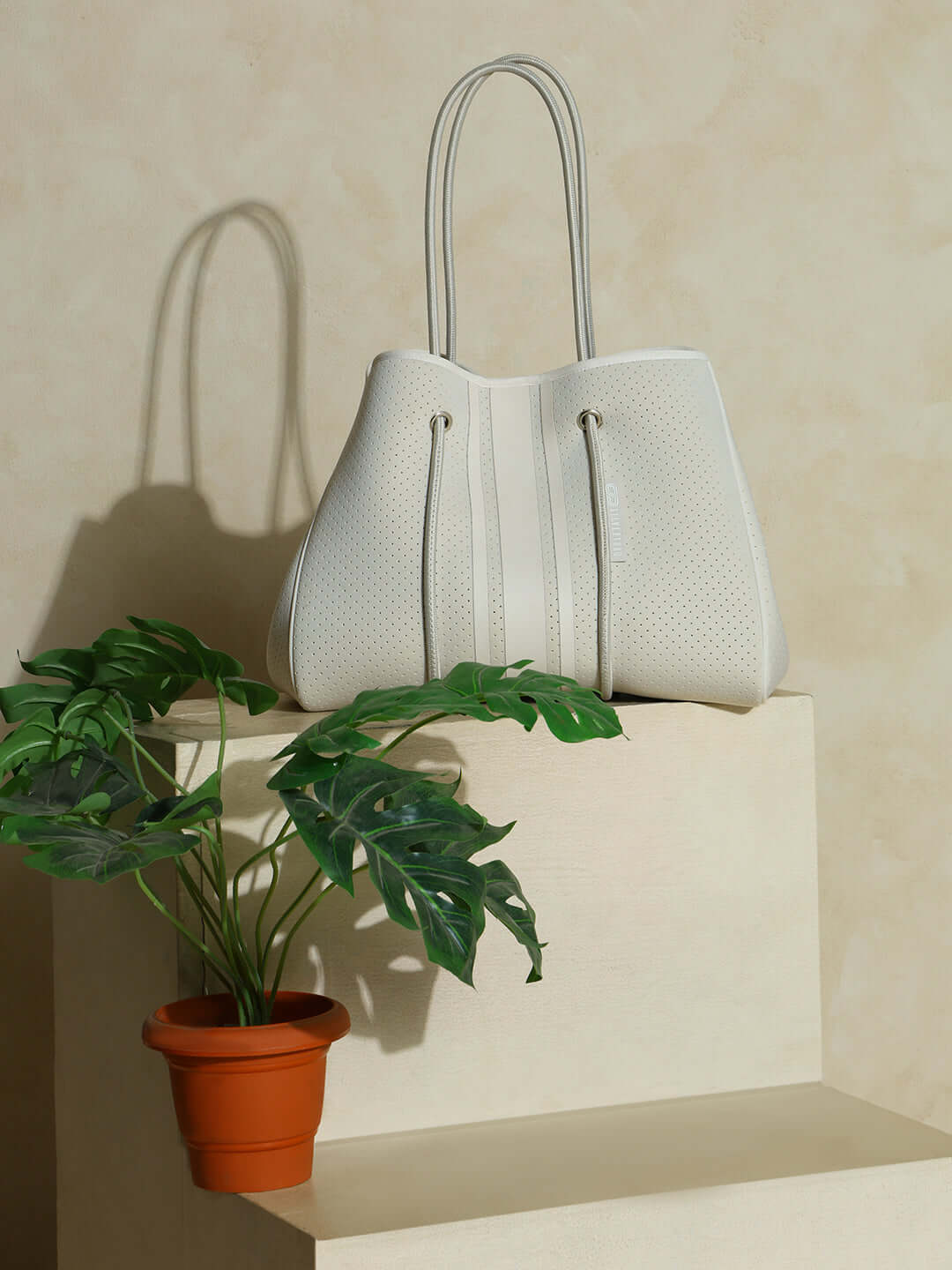 The Traq Tote Beige