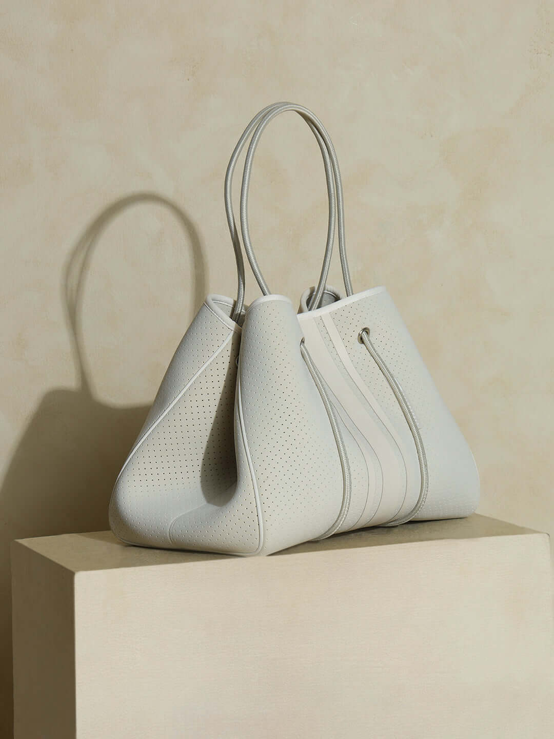 The Traq Tote Beige
