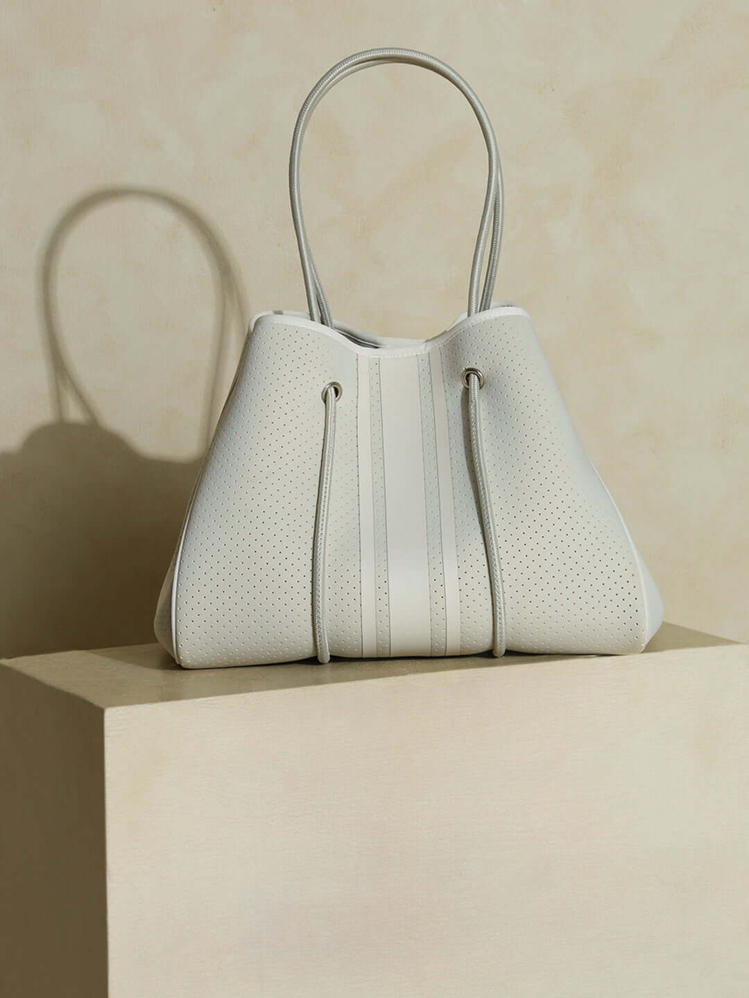 The Traq Tote Beige