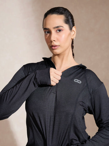 Shop-Women's Ath Runner Zip Neck Black