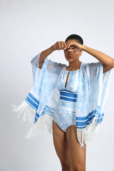 Dalia Dreams – Floral Fringed Shrug