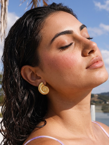 Seashell Gold Stud Earrings