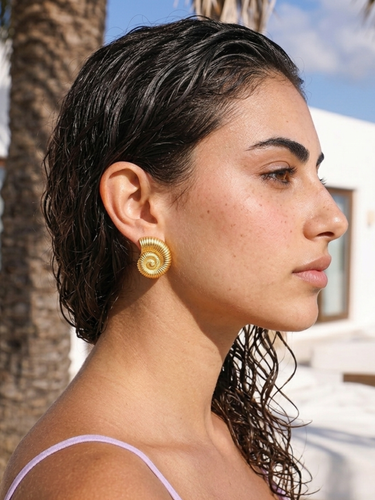 Seashell Gold Stud Earrings