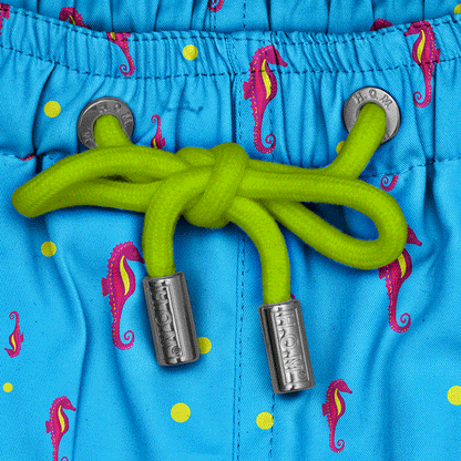 Seahorse-ing around Boys