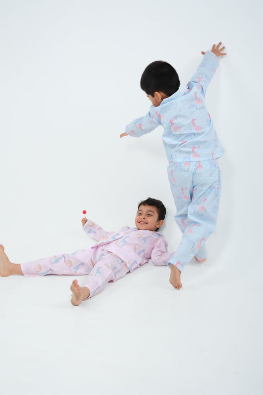 Giraffe Parade – Unisex Cotton Night Suit