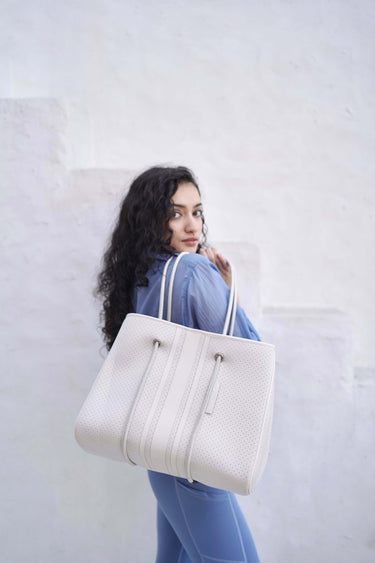 Shop-The Traq Tote Beige
