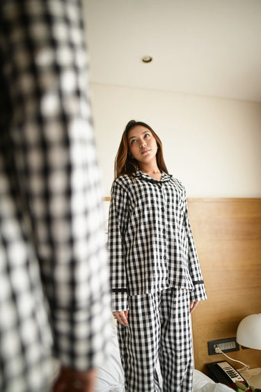 Rustic Romance- Womens Edition