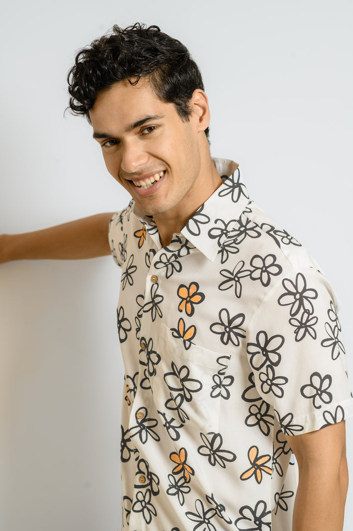 Dive into Beach Vibes with Our Men's Floral Print Beach Shirt