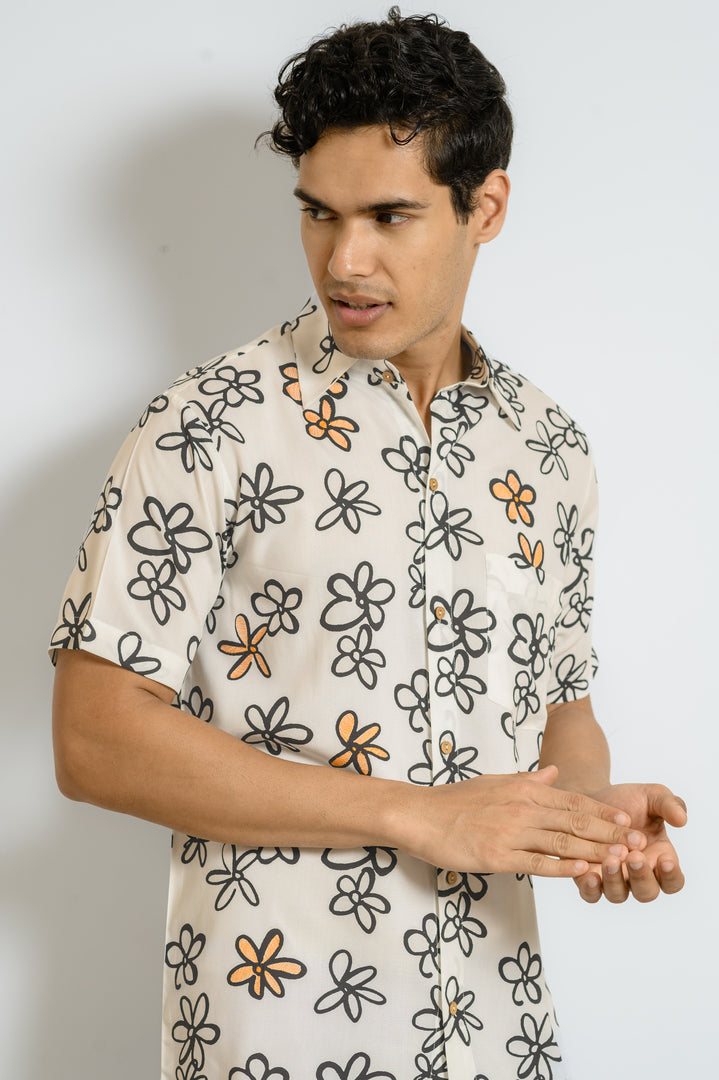 Dive into Beach Vibes with Our Men's Floral Print Beach Shirt