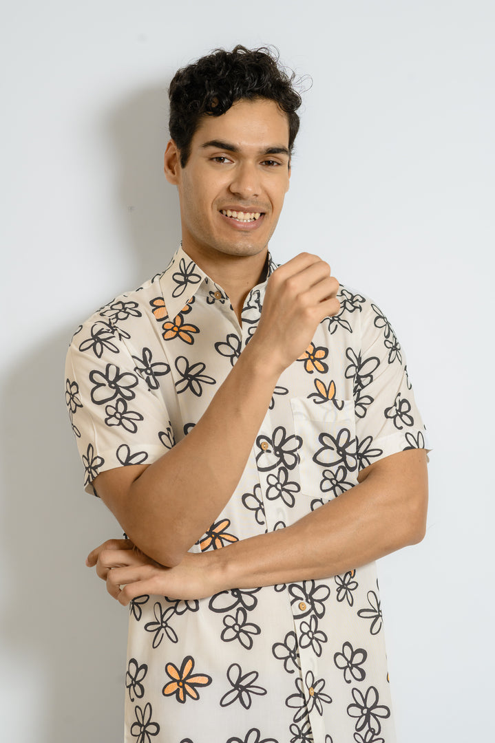 Dive into Beach Vibes with Our Men's Floral Print Beach Shirt