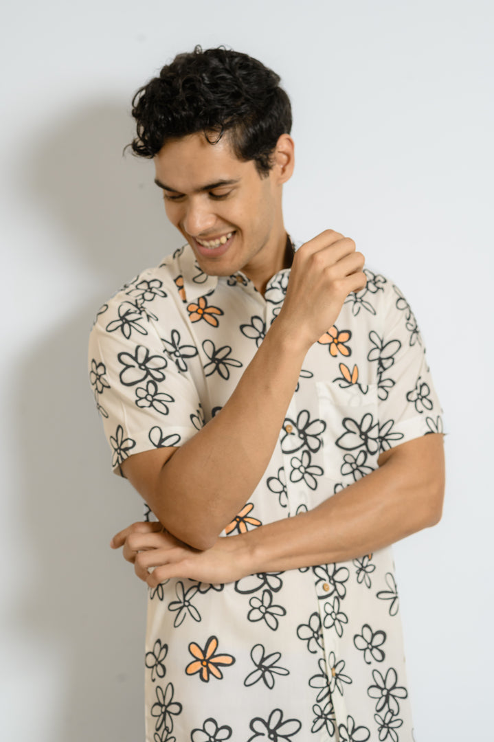 Dive into Beach Vibes with Our Men's Floral Print Beach Shirt