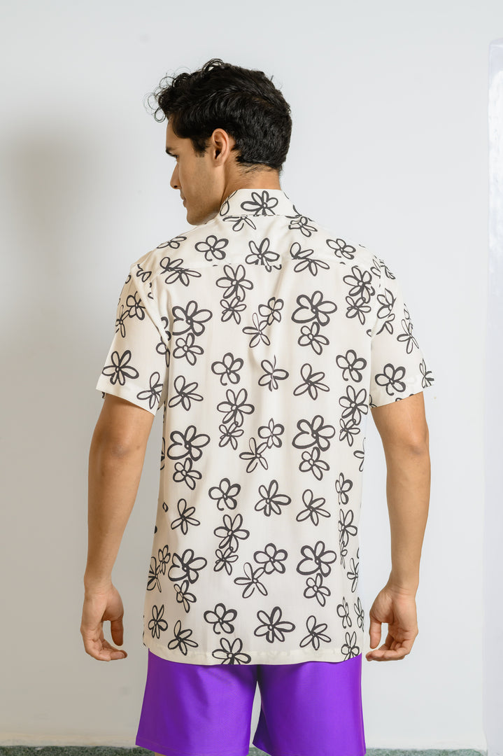 Dive into Beach Vibes with Our Men's Floral Print Beach Shirt