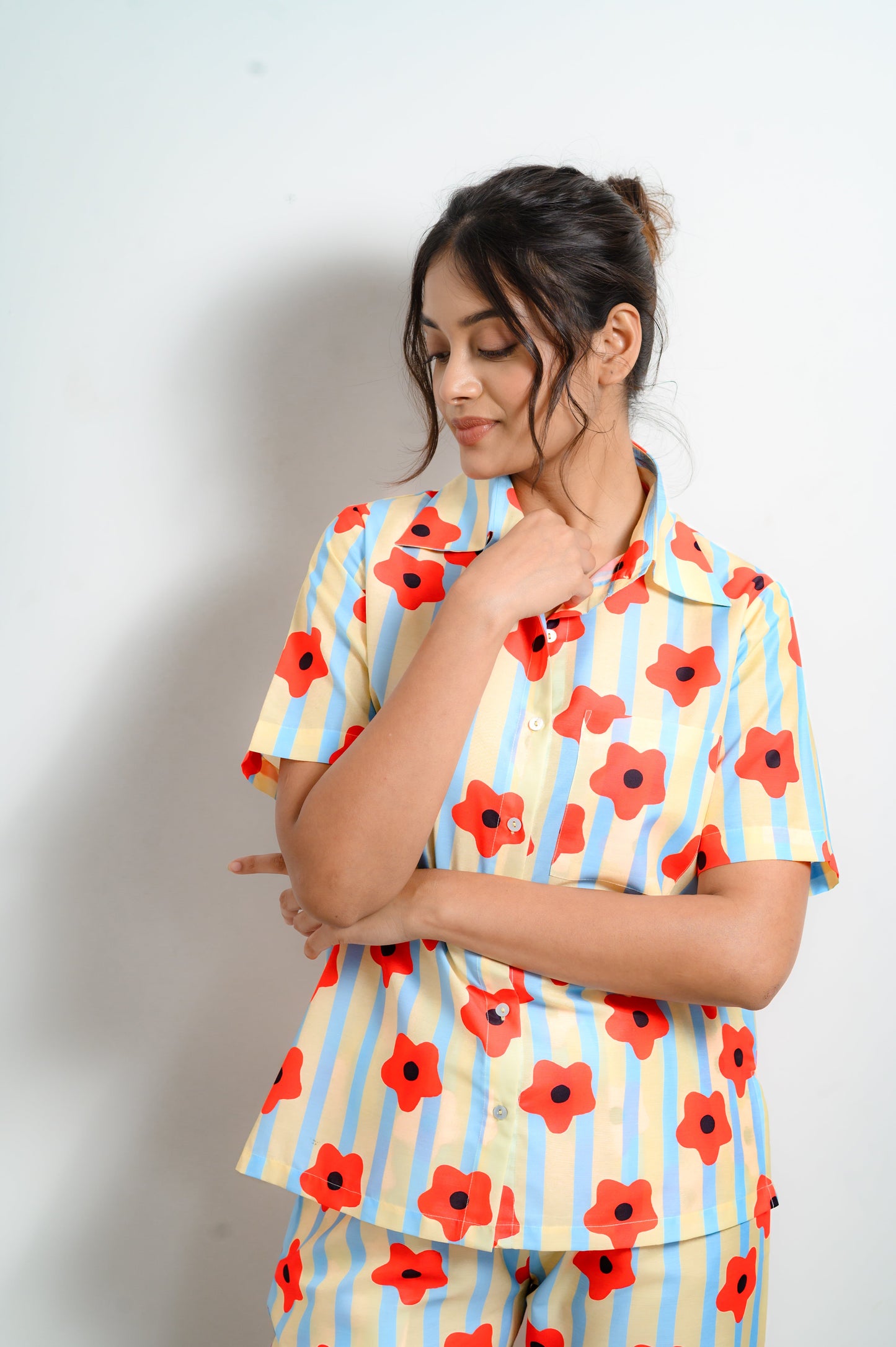 Floral Bliss: Pop Flower Print Pajama Set in Muslin Fabric